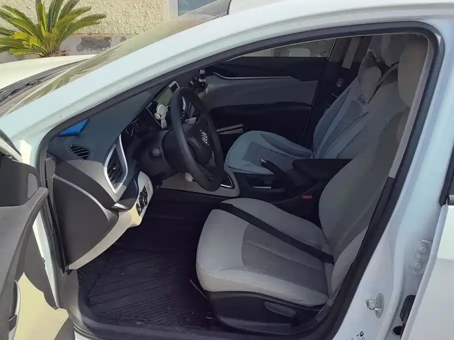 Buick Excelle — миниатюра 9