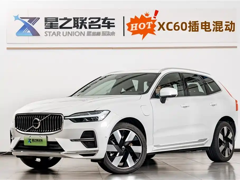 Volvo XC60 PHEV 2025