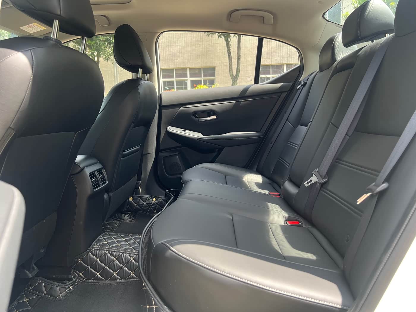 Nissan Sylphy 1.6 л 2021 г. Белый, пробег 50000 км