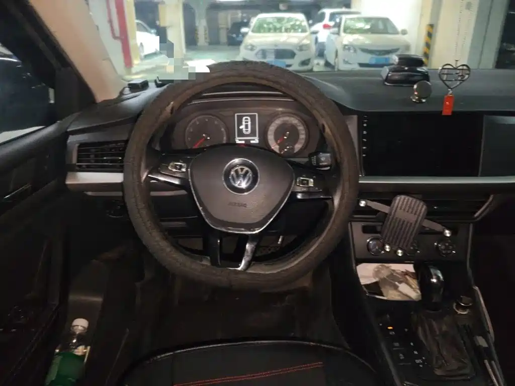 Volkswagen Lavida — миниатюра 6