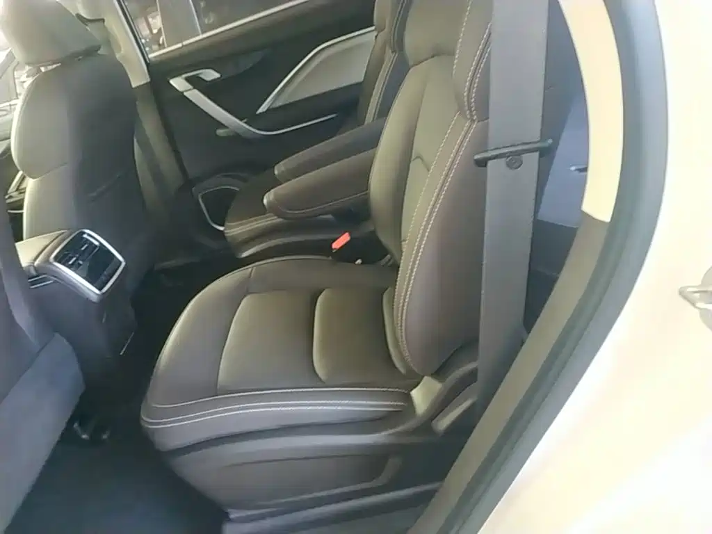 Geely Jia Ji — миниатюра 17