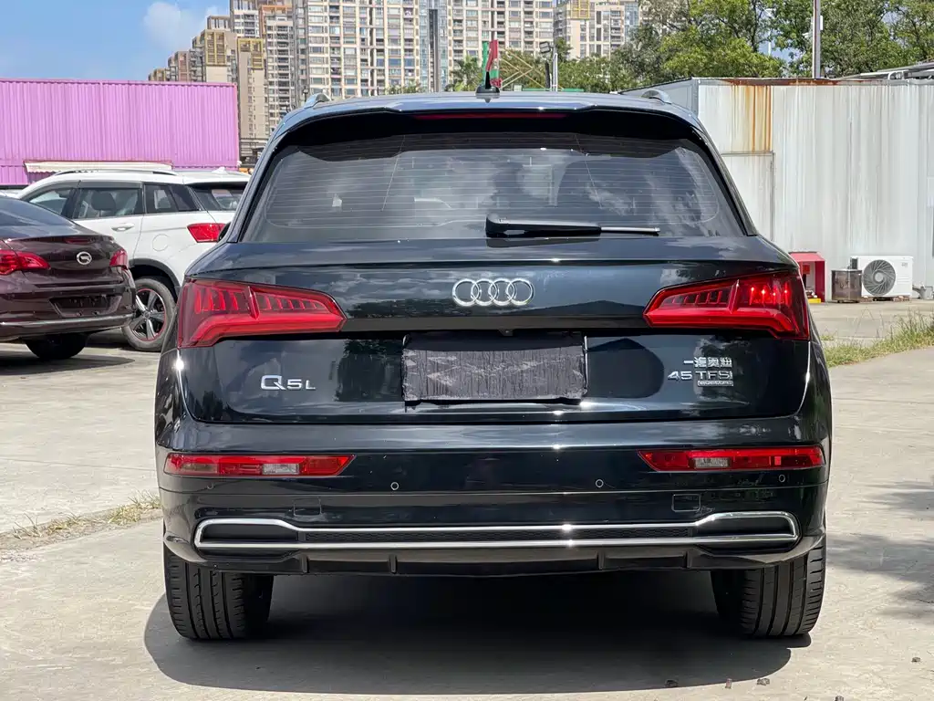 Audi Q5L — миниатюра 9