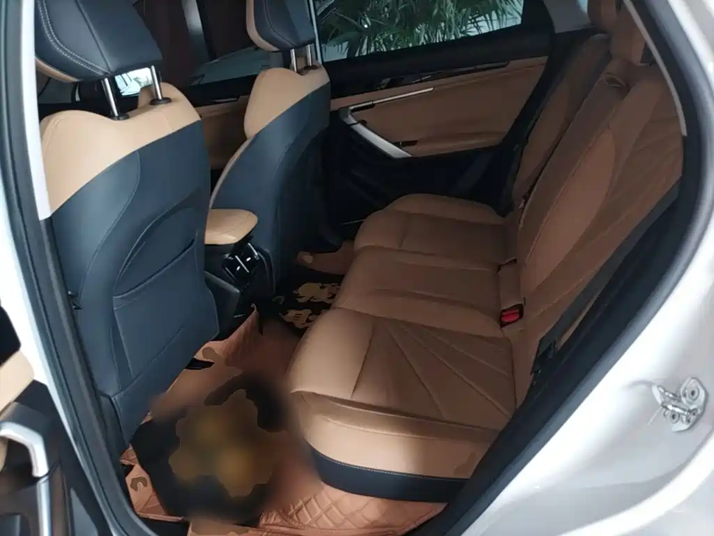 Geely Boyue L — миниатюра 17