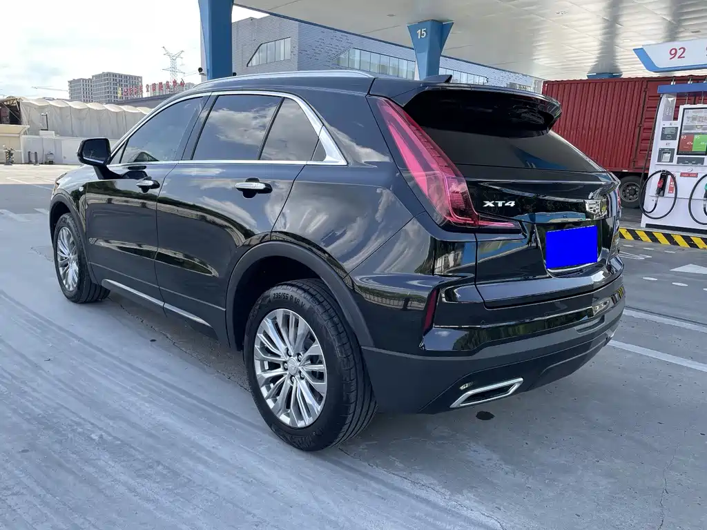 Cadillac XT4 — миниатюра 8