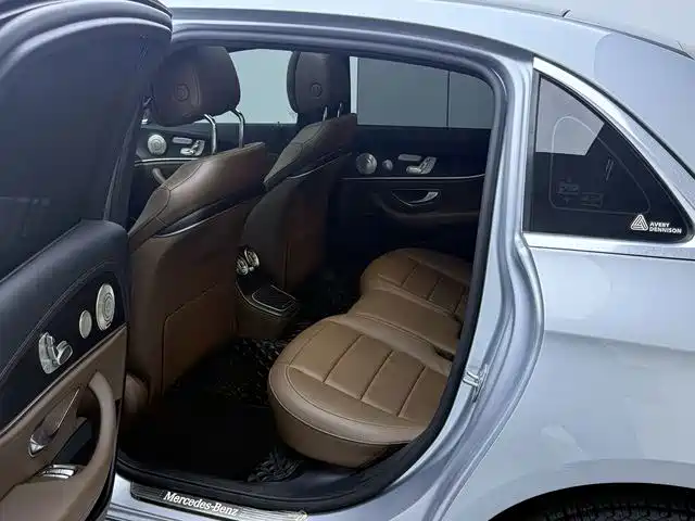Mercedes-Benz E-Class 2023 — фото 17