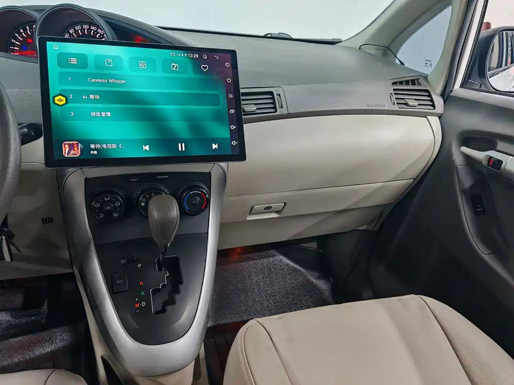Toyota Verso — миниатюра 14