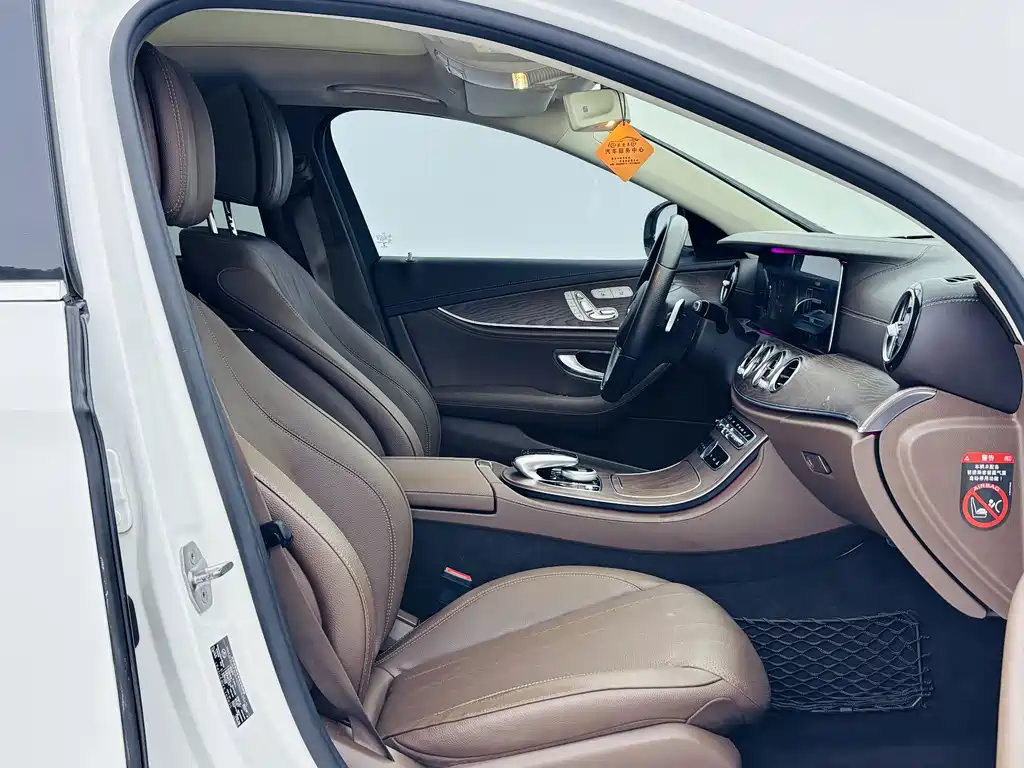Mercedes-Benz E-Class — миниатюра 16