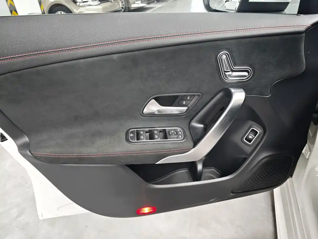 Mercedes-Benz CLA (Import) — миниатюра 4