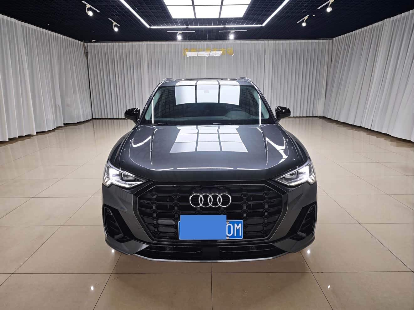 Audi Q3 1.4 л 2023 г. Серебристо-серый, пробег 38000 км