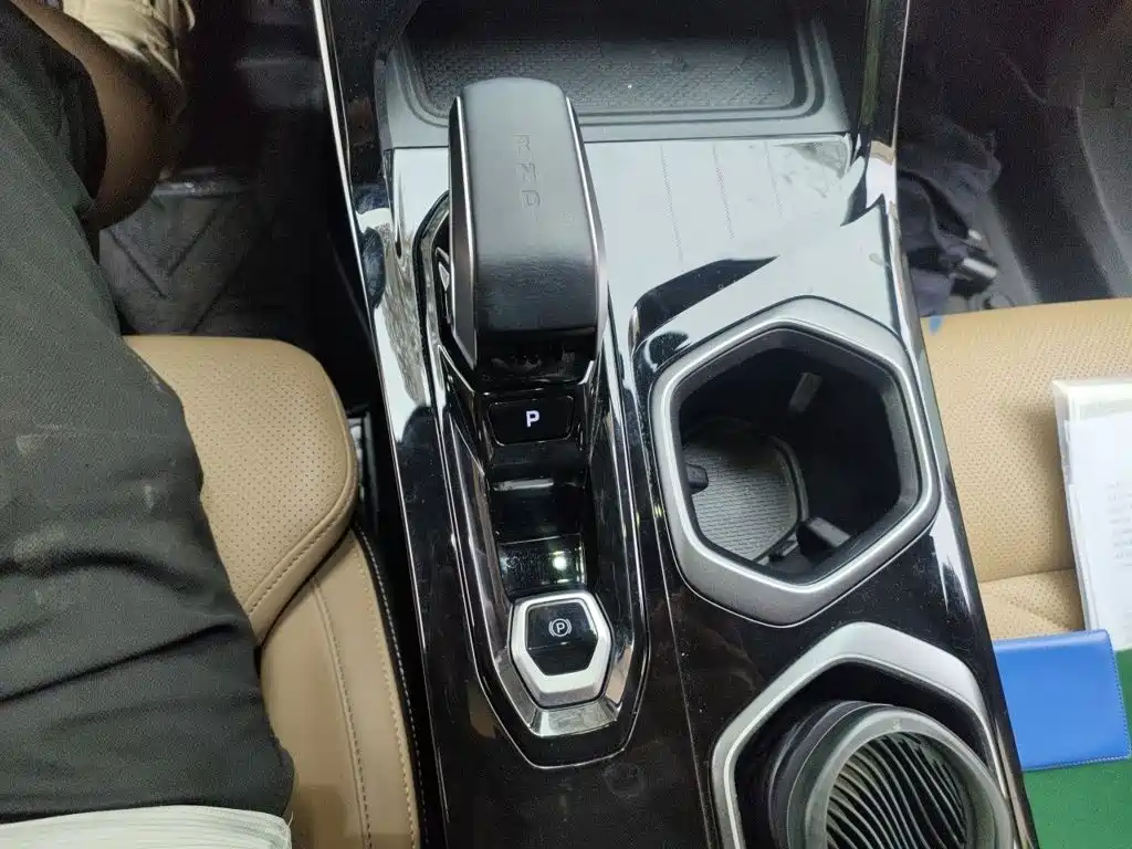 Geely Boyue L — миниатюра 7