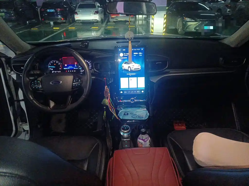 Ford Explorer — миниатюра 10