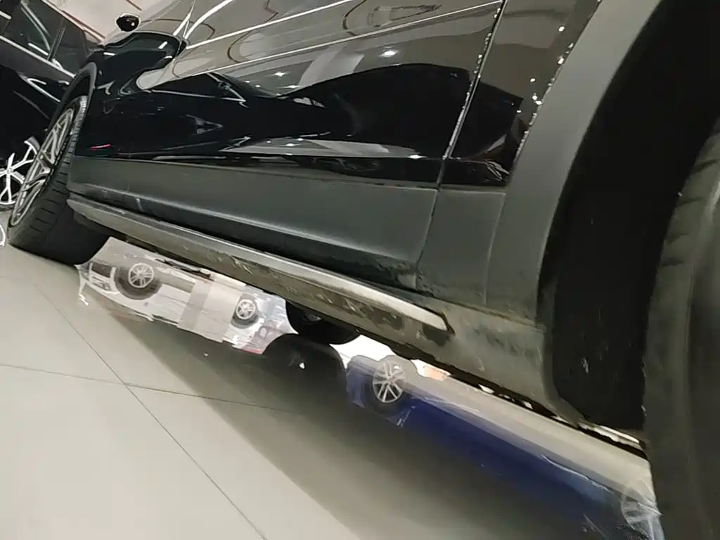 Porsche Cayenne — миниатюра 21