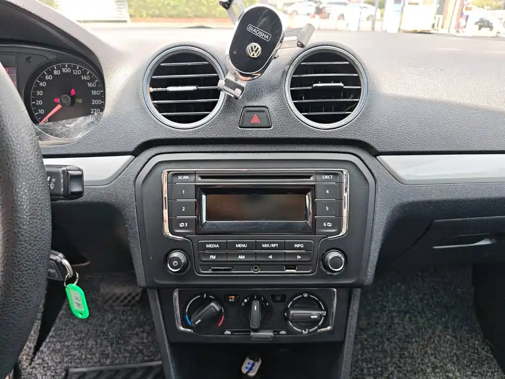 Volkswagen Jetta — миниатюра 15