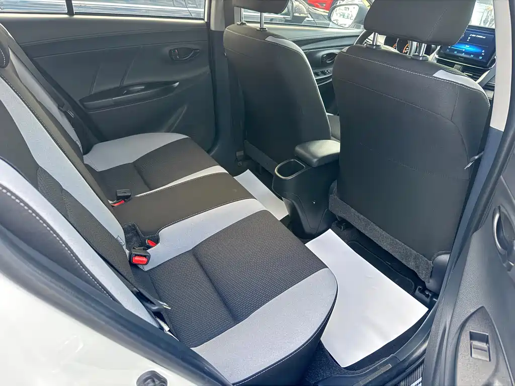 Toyota Yaris L — миниатюра 14