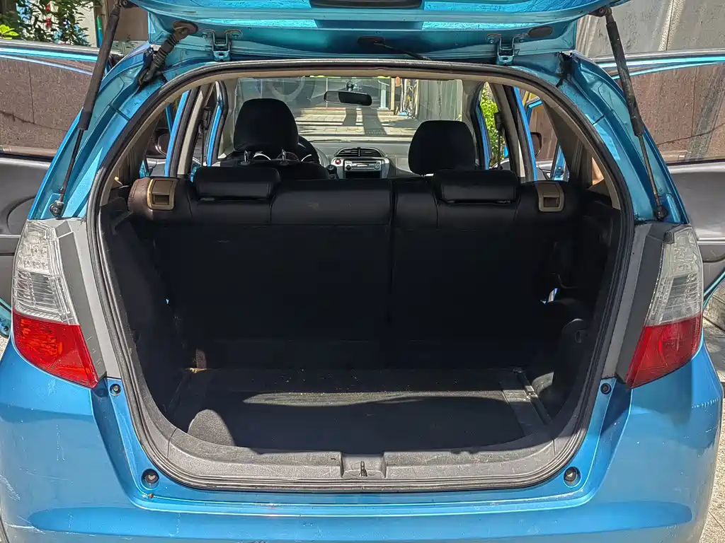 Honda Fit — миниатюра 10