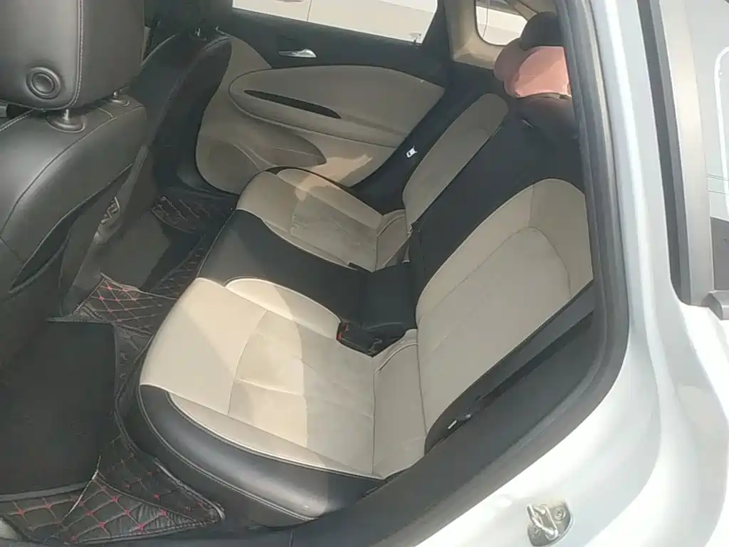 Buick Verano — миниатюра 17