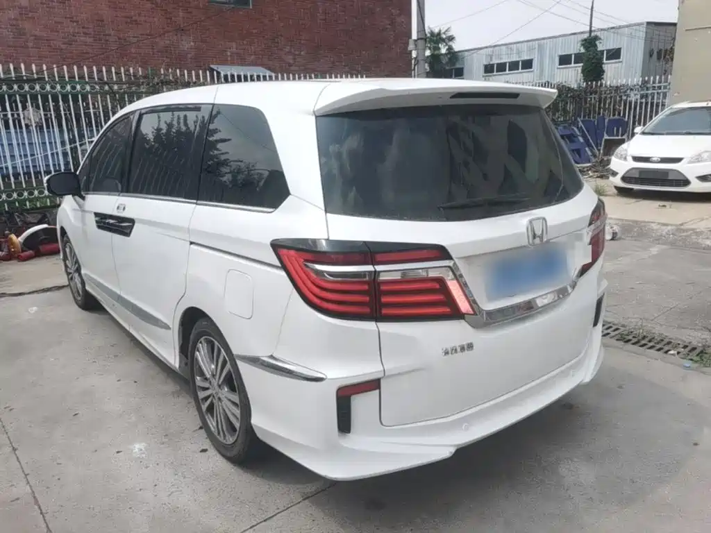 Honda Elysion — миниатюра 5