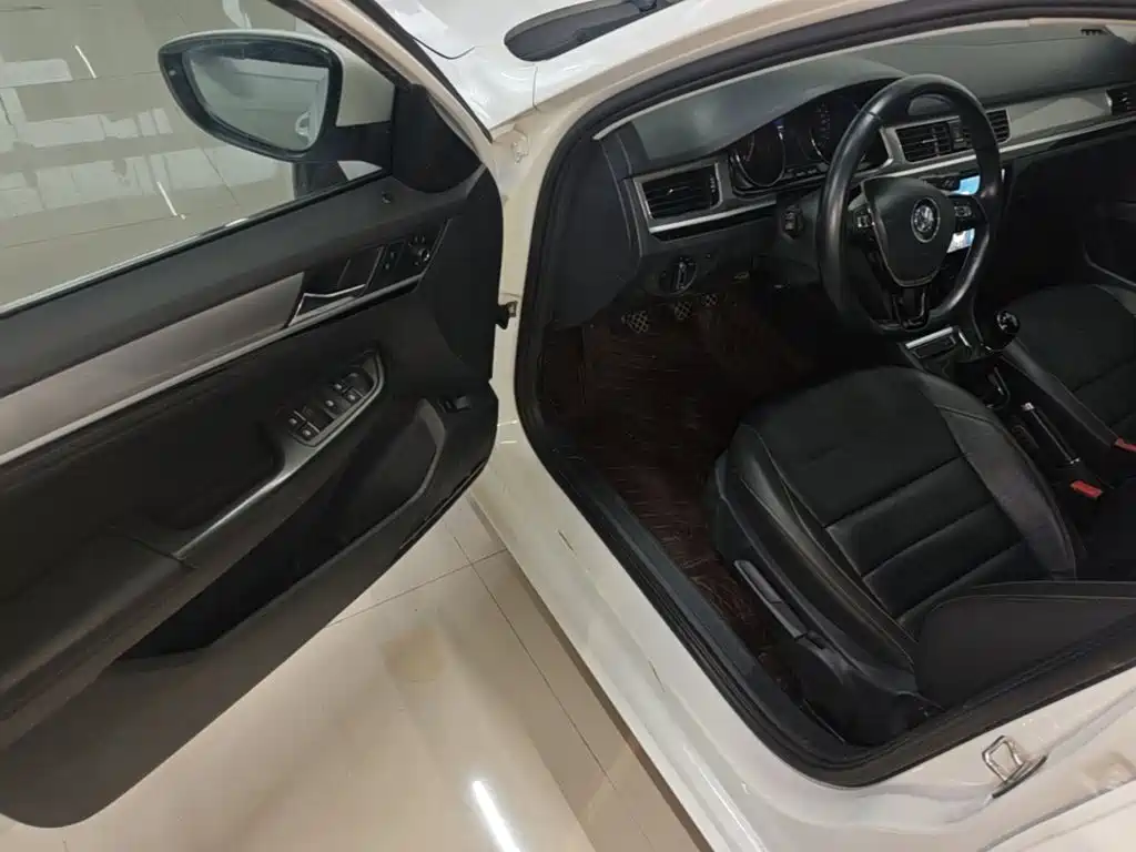 Volkswagen Bora — миниатюра 16