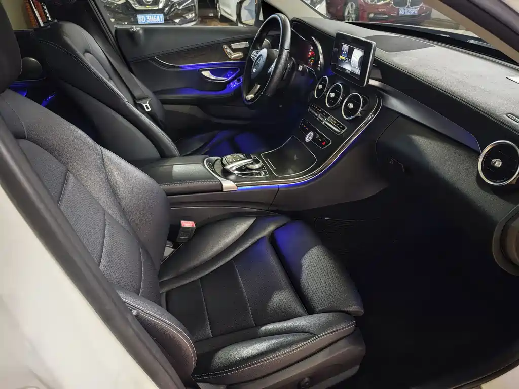 Mercedes-Benz C-Class — миниатюра 6