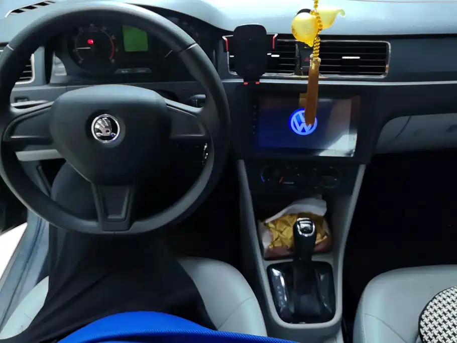 Skoda Rapid — миниатюра 12