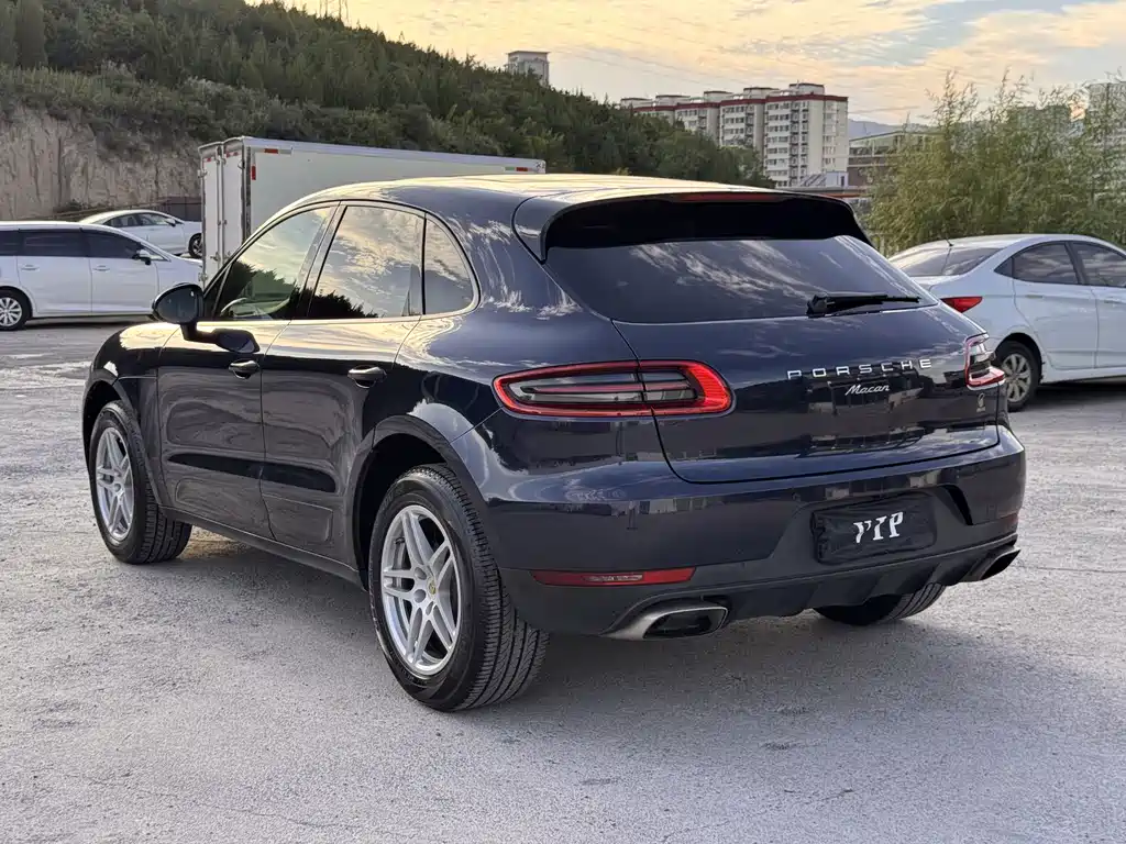 Porsche Macan — миниатюра 9