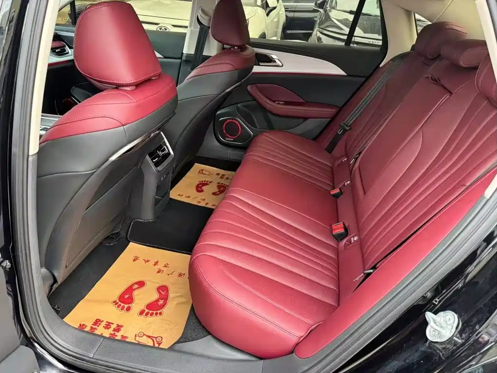 Hongqi Hongqi H5 — миниатюра 6