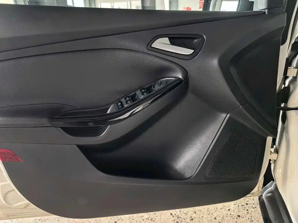 Ford Focus — миниатюра 9
