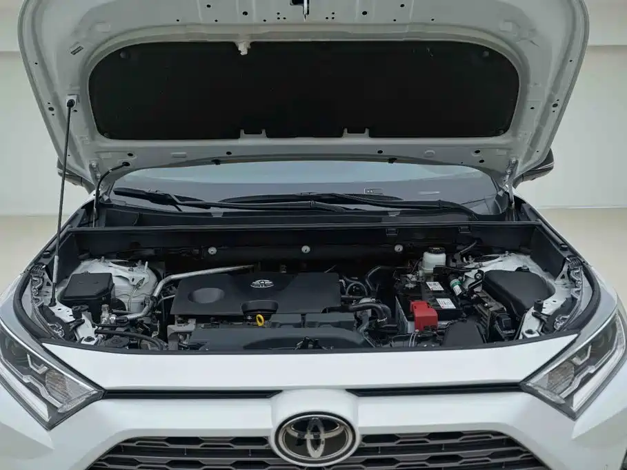 Toyota RAV4 — миниатюра 6