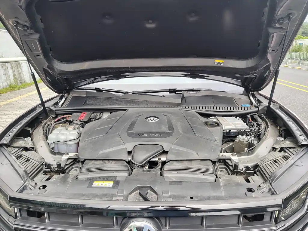 Volkswagen Touareg — миниатюра 15