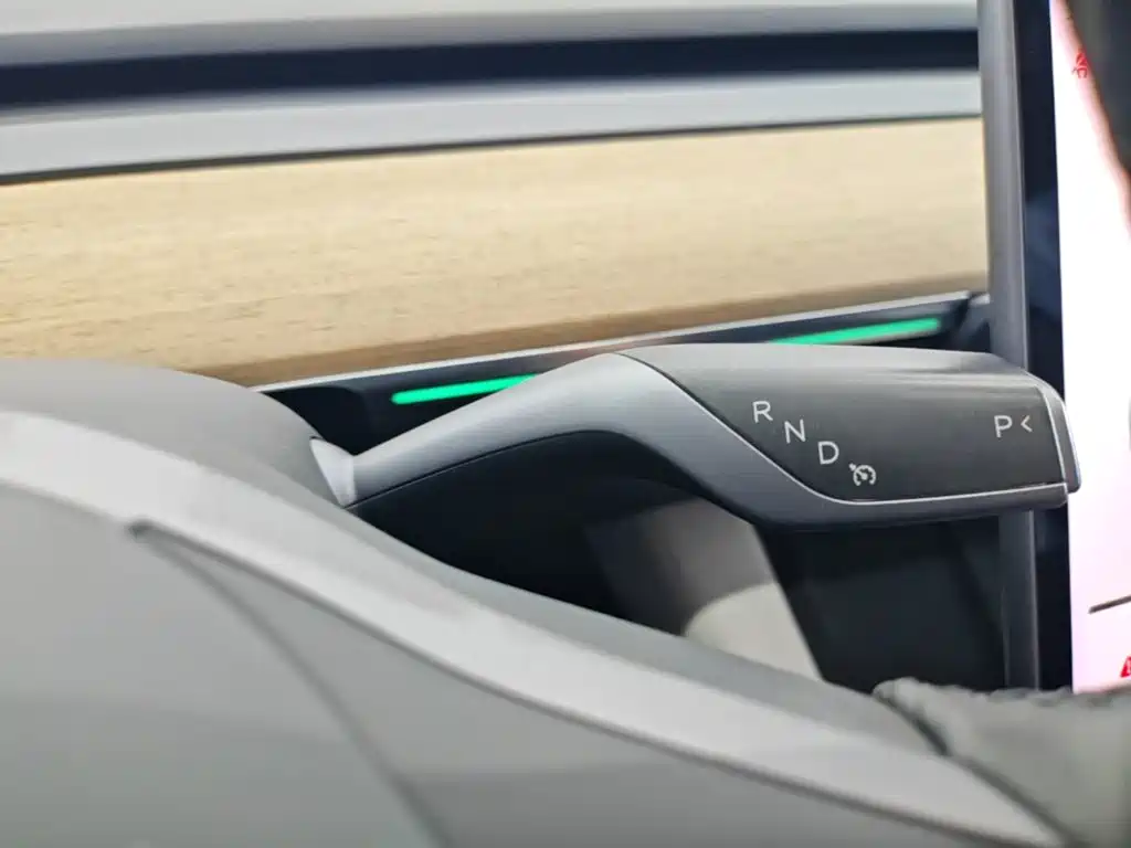 Tesla Model 3 — миниатюра 14
