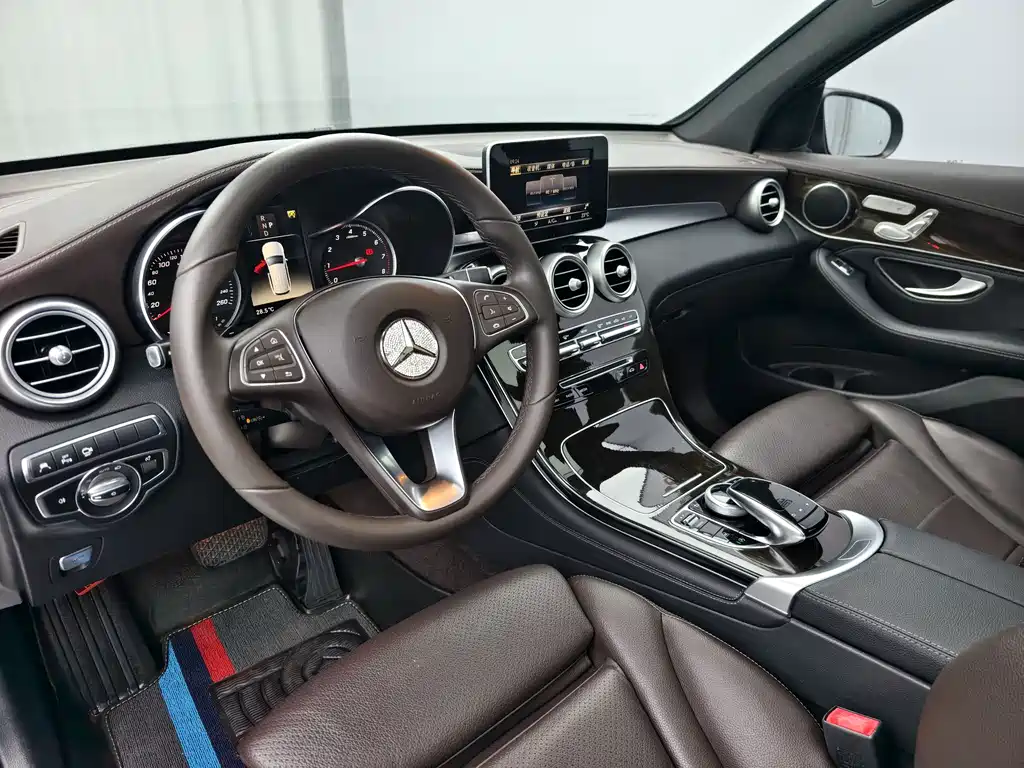 Mercedes-Benz GLC 2018 GLC 260 4MATIC Luxury