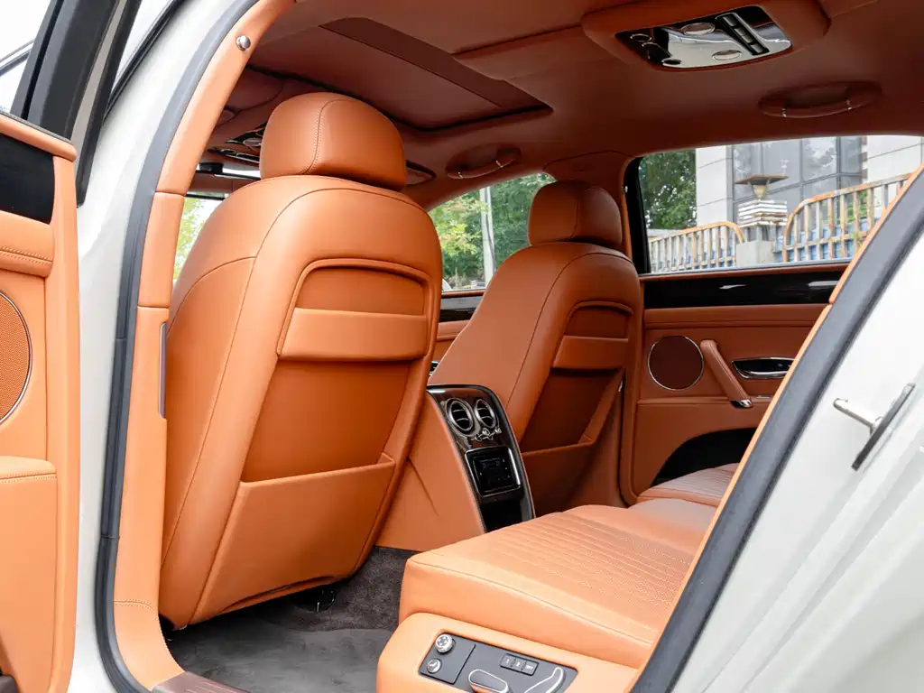 Bentley Flying Spur — миниатюра 15