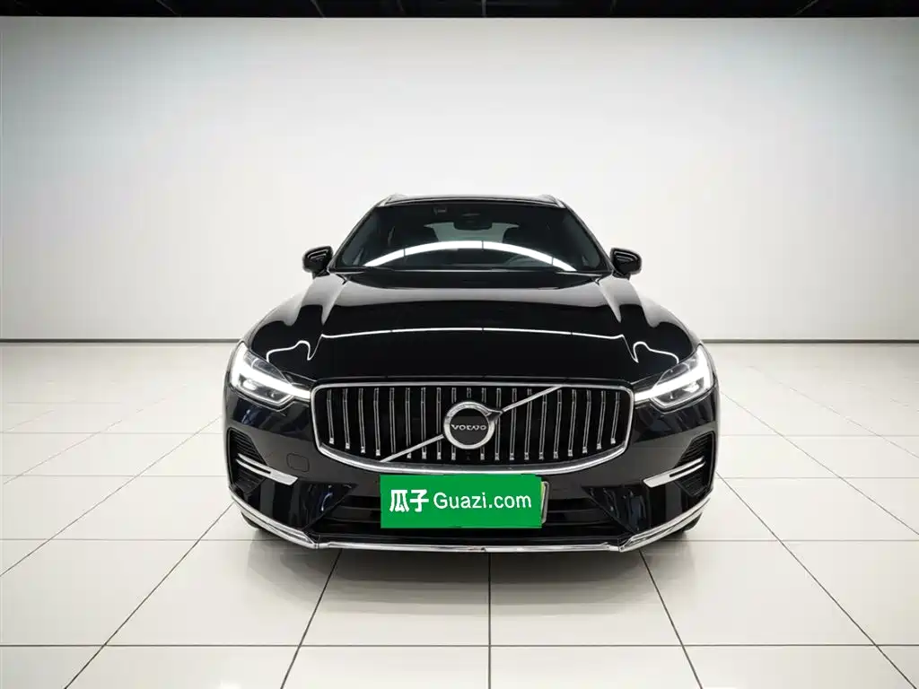 Volvo XC60 - фото 3