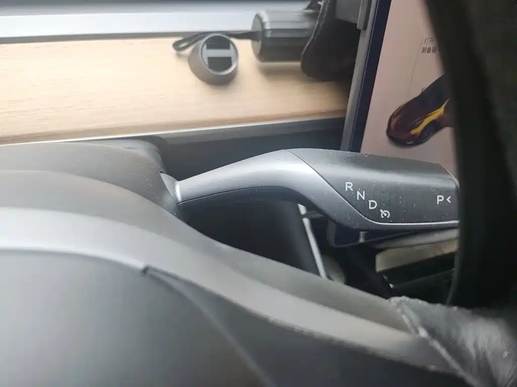 Tesla Model 3 — миниатюра 15