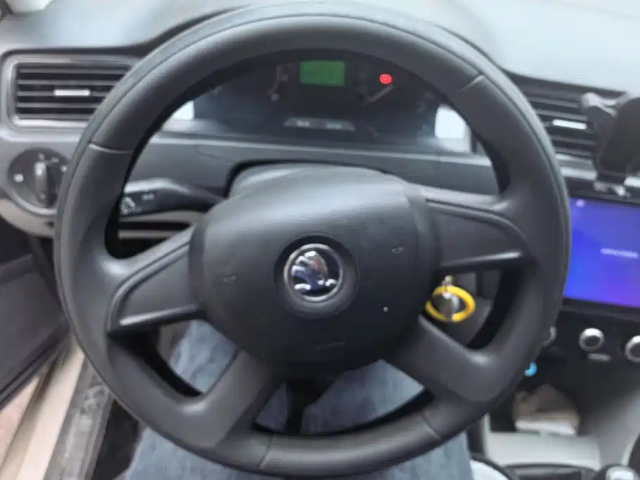 Skoda Rapid — миниатюра 15
