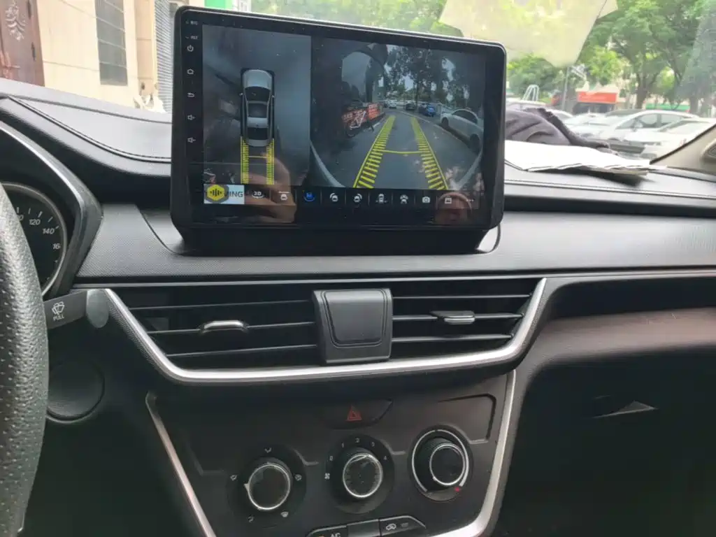 Wuling Hongguang S3 — миниатюра 13