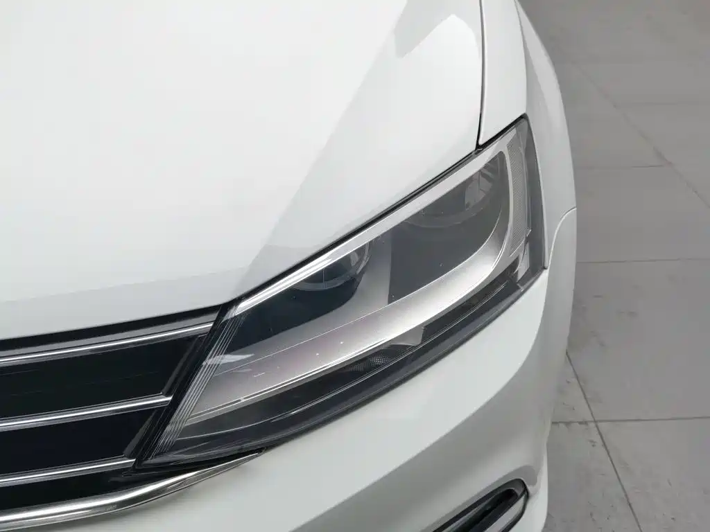 Volkswagen Sagitar — миниатюра 7