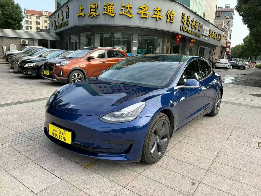Tesla Model 3 — миниатюра 2