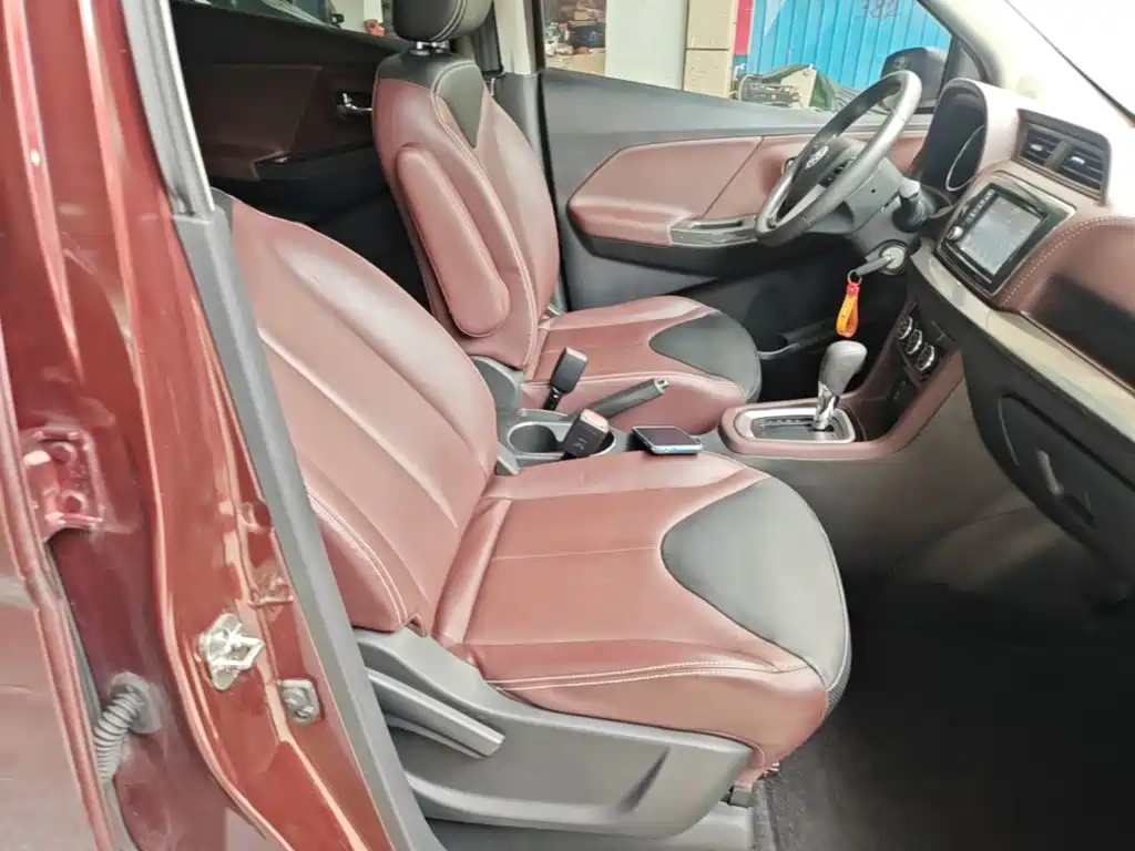 Venucia M50V — миниатюра 25
