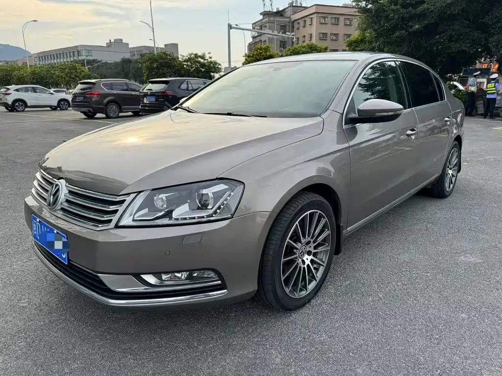 Volkswagen Magotan 2013