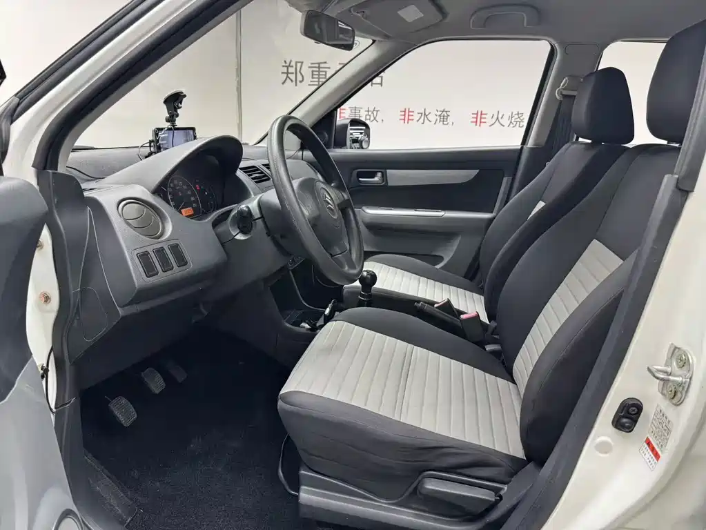 Suzuki Swift 1.3L Manual Value Edition, фото 8