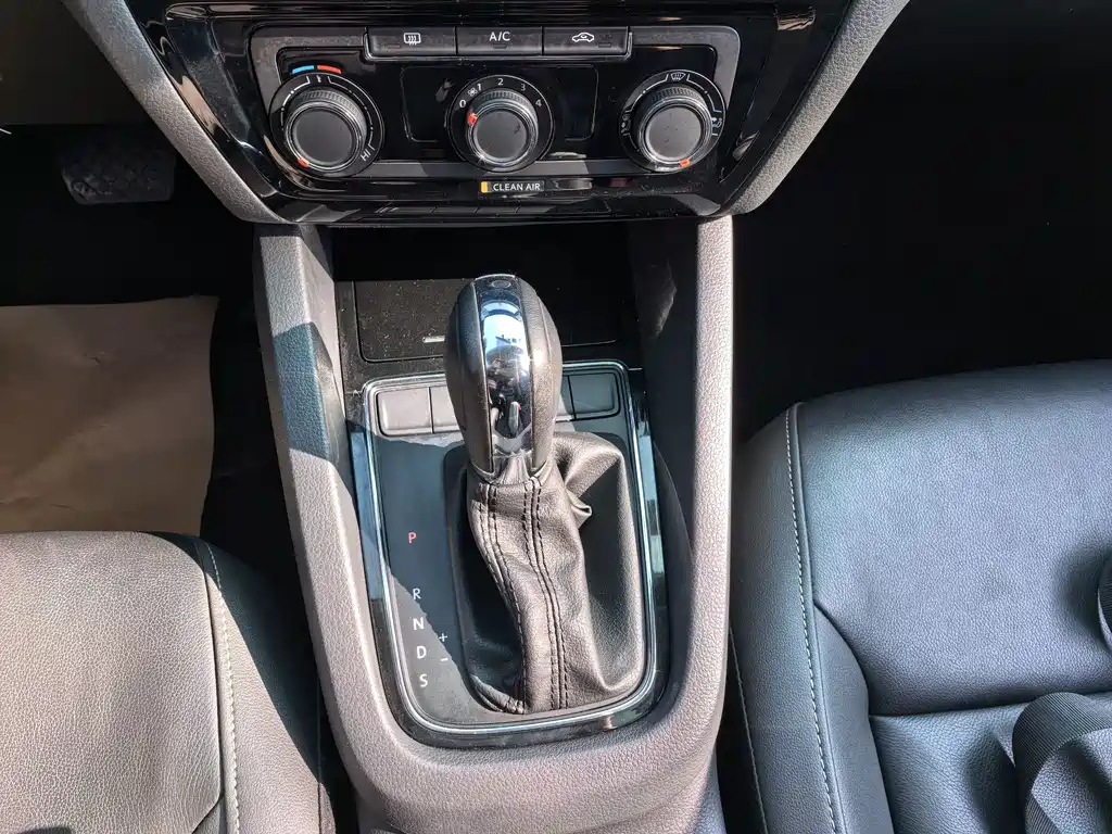 Volkswagen Sagitar — миниатюра 10