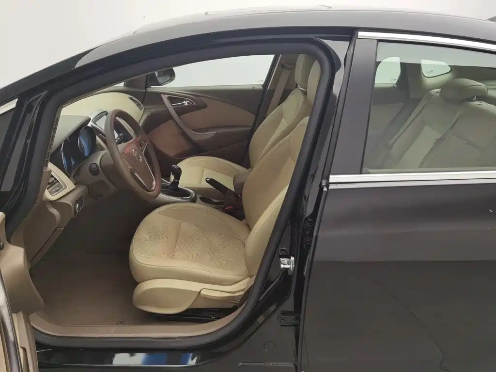 Buick Excelle — миниатюра 10