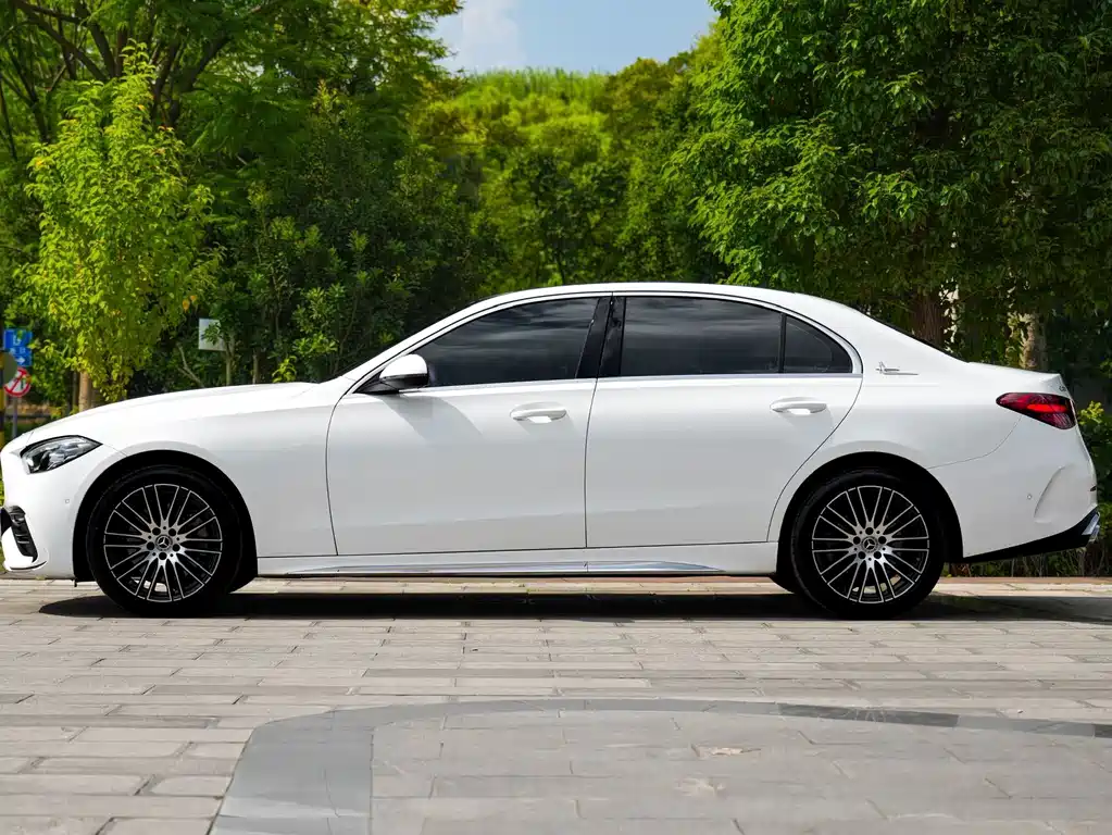 Mercedes-Benz C-Class — миниатюра 12