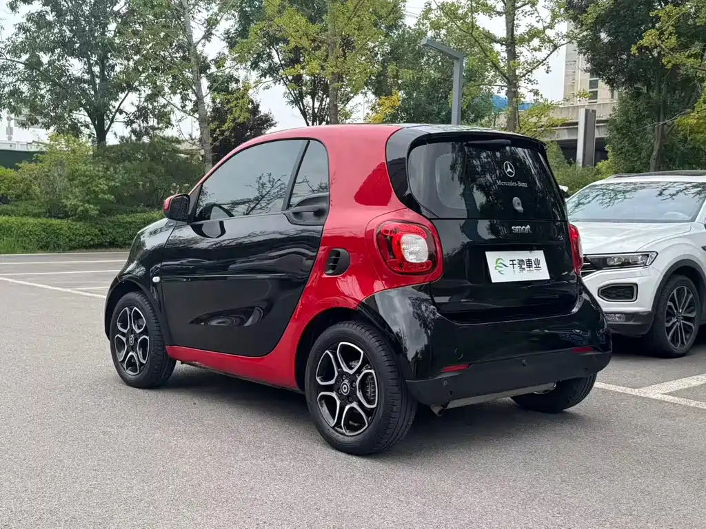 smart Smart Fortwo — миниатюра 12
