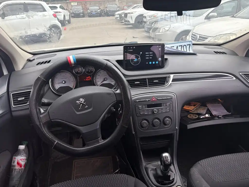 Peugeot 308 2014 1.6L MT