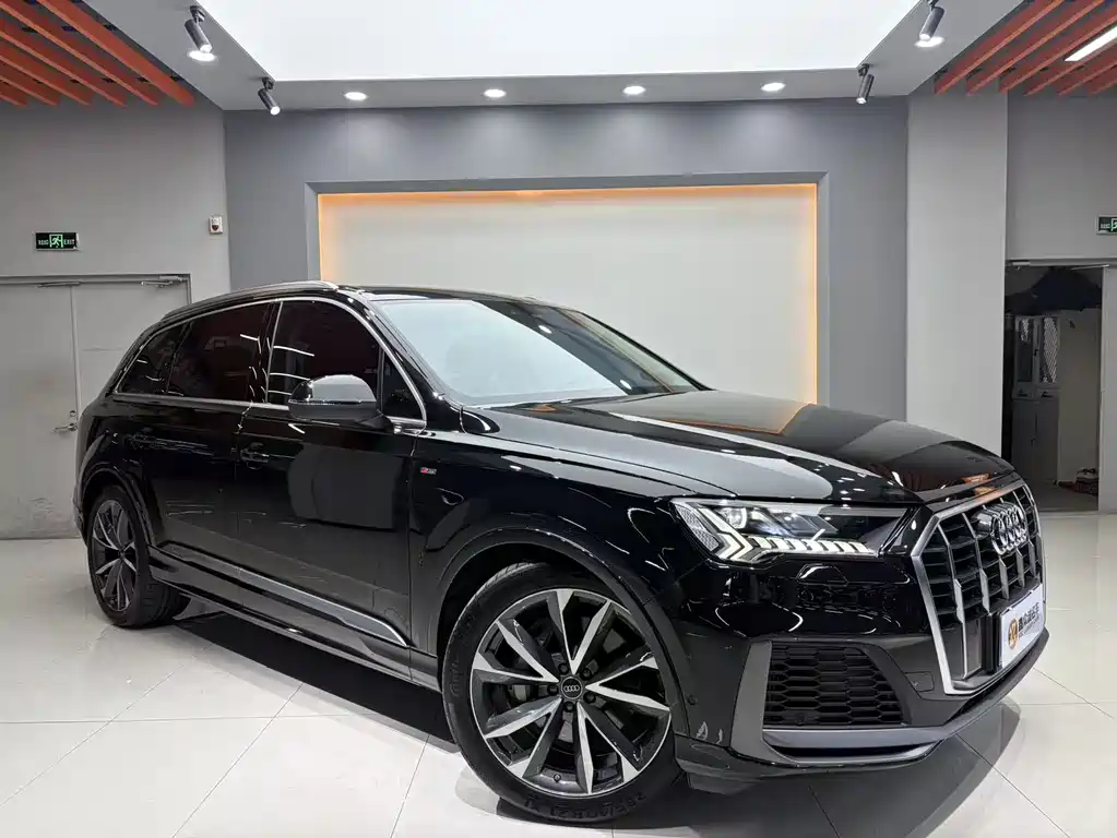 Audi Q7 2023 55 TFSI quattro S line Sport