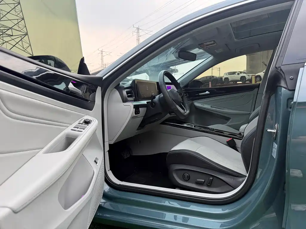 Volkswagen Lamando — миниатюра 8