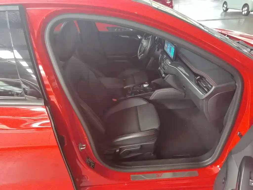 Ford Focus — миниатюра 25