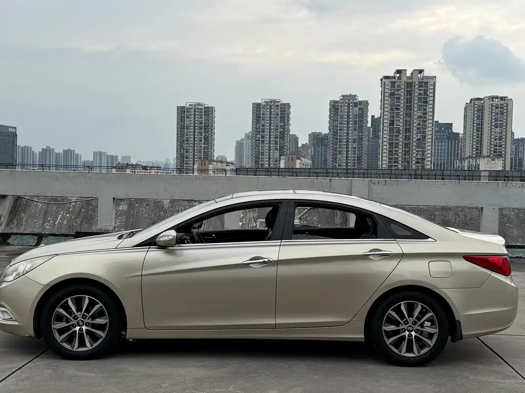 Hyundai Sonata — миниатюра 19